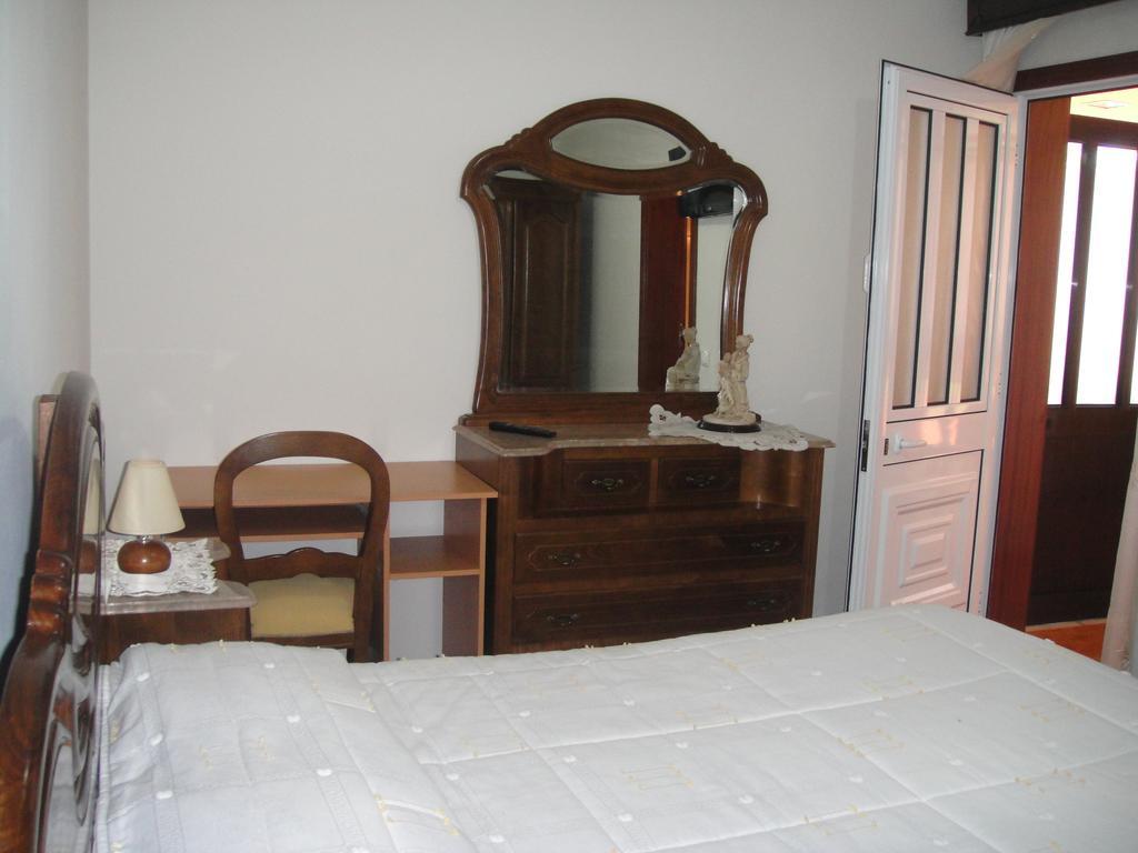 Hospedagem Casa Do Largo Hotel ซังโตดาแซร์รา ภายนอก รูปภาพ